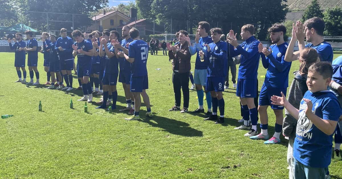 Mannschaft des Würzburger FV auf der Sepp-Endres-Sportanlage